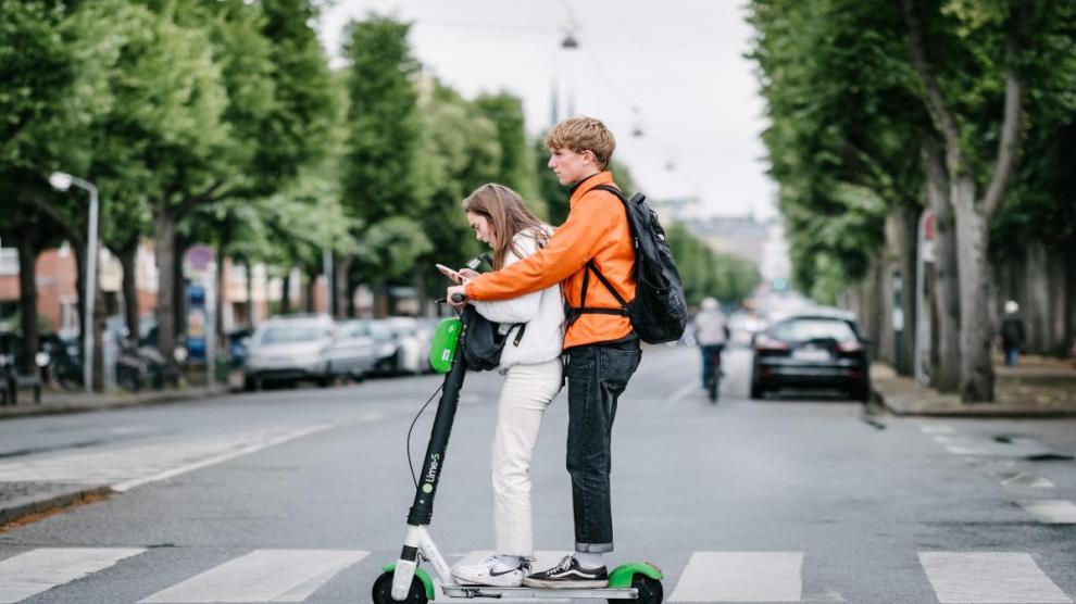 Elektroroller fahren Standard